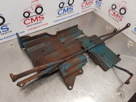 Ford 4600, 3600, 2600, 7600 Engine Bonnet Support E4nn16b814ba, 83953493 - מכסה מנוע עבור טרקטור חקלאי: תמונה 3 Ford 4600, 3600, 2600, 7600 Engine Bonnet Support E4nn16b814ba, 83953493 - מכסה מנוע עבור טרקטור חקלאי: תמונה 3