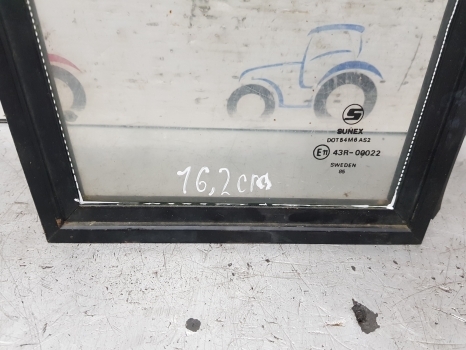 Ford 4610, 6610, 6710, 5610 Ap Cab Knee Glass Rhs 83931985, E2nn94000r68aa - חלון וחלקים עבור טרקטור חקלאי: תמונה 2 Ford 4610, 6610, 6710, 5610 Ap Cab Knee Glass Rhs 83931985, E2nn94000r68aa - חלון וחלקים עבור טרקטור חקלאי: תמונה 2