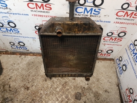 Ford 550, 655, 655a, 555a Radiator E0nn8005ea15l, 83925456 - רדיאטור עבור מחפרון: תמונה 1 Ford 550, 655, 655a, 555a Radiator E0nn8005ea15l, 83925456 - רדיאטור עבור מחפרון: תמונה 1
