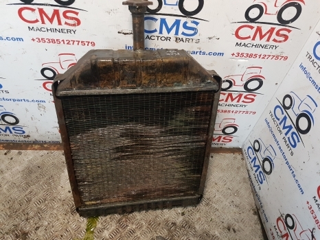 Ford 550, 655, 655a, 555a Radiator E0nn8005ea15l, 83925456 - רדיאטור עבור מחפרון: תמונה 4 Ford 550, 655, 655a, 555a Radiator E0nn8005ea15l, 83925456 - רדיאטור עבור מחפרון: תמונה 4