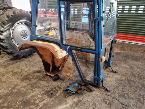 Ford 5600, 6600, 7600, 5000, 6000 Complete Fritzmeier Cab, Frame, Mark 2 Sold - תא: תמונה 3 Ford 5600, 6600, 7600, 5000, 6000 Complete Fritzmeier Cab, Frame, Mark 2 Sold - תא: תמונה 3