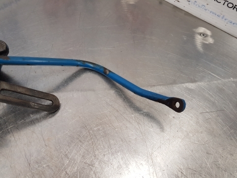 Ford 6610, 6410 Alternator Bracket E4nn10039aa, 83949802, D8nn8n096aa - אלטרנטור עבור טרקטור חקלאי: תמונה 4 Ford 6610, 6410 Alternator Bracket E4nn10039aa, 83949802, D8nn8n096aa - אלטרנטור עבור טרקטור חקלאי: תמונה 4