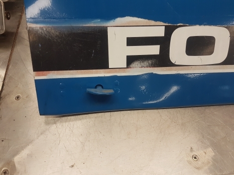 Ford 7600 Rhs Bonnet Hood Panel C7nn16625e, E9nn16a724aa, D5nn16a724b - מכסה מנוע עבור טרקטור חקלאי: תמונה 4 Ford 7600 Rhs Bonnet Hood Panel C7nn16625e, E9nn16a724aa, D5nn16a724b - מכסה מנוע עבור טרקטור חקלאי: תמונה 4