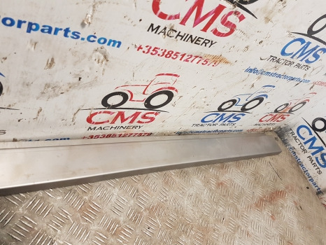 Ford Super Q Cab, 7610, 7710, 6610 Rear Section Column Steel - תא: תמונה 3 Ford Super Q Cab, 7610, 7710, 6610 Rear Section Column Steel - תא: תמונה 3