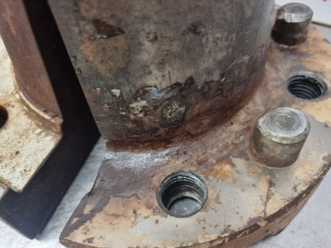Ford Tw15, Tw10, Tw20, Wheel Wedges Pair Welded D6nn1n035a, D9nn1n036aa - חישוק עבור טרקטור חקלאי: תמונה 4 Ford Tw15, Tw10, Tw20, Wheel Wedges Pair Welded D6nn1n035a, D9nn1n036aa - חישוק עבור טרקטור חקלאי: תמונה 4