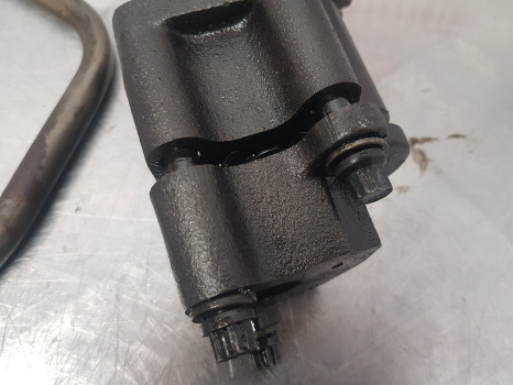 John Deere 6200, 2140, 2130 Engine Oil Pump And Gear Re35685, T20298, Ar59621 - משאבת שמן עבור מכונה חקלאית: תמונה 4 John Deere 6200, 2140, 2130 Engine Oil Pump And Gear Re35685, T20298, Ar59621 - משאבת שמן עבור מכונה חקלאית: תמונה 4