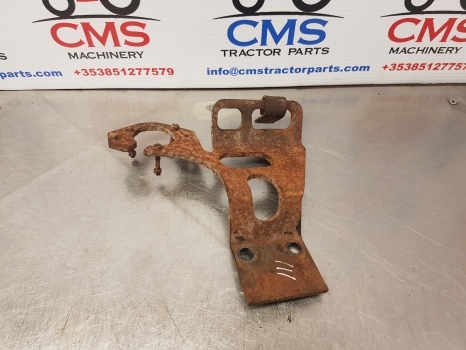 John Deere 6400, 6100, 6200, 6300, 6800 Hydraulic Bracket Al82383 - חלקי הידרוליקה עבור טרקטור חקלאי: תמונה 1 John Deere 6400, 6100, 6200, 6300, 6800 Hydraulic Bracket Al82383 - חלקי הידרוליקה עבור טרקטור חקלאי: תמונה 1