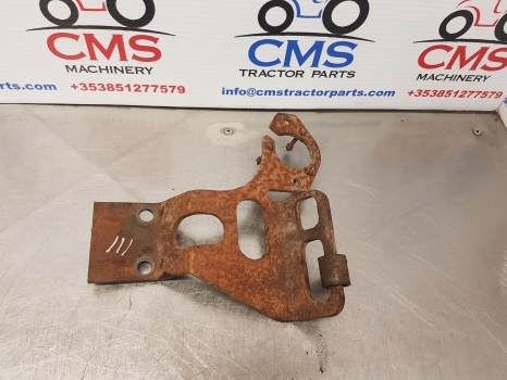John Deere 6400, 6100, 6200, 6300, 6800 Hydraulic Bracket Al82383 - חלקי הידרוליקה עבור טרקטור חקלאי: תמונה 2 John Deere 6400, 6100, 6200, 6300, 6800 Hydraulic Bracket Al82383 - חלקי הידרוליקה עבור טרקטור חקלאי: תמונה 2