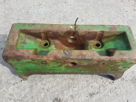 John Deere 6610, 6210, 6110, 6010, 6020, Main Weight Carrier Block 70kg L110165 - משקל נגד: תמונה 1 John Deere 6610, 6210, 6110, 6010, 6020, Main Weight Carrier Block 70kg L110165 - משקל נגד: תמונה 1