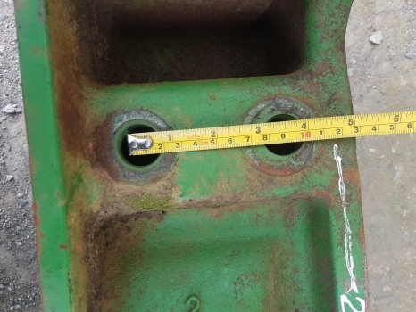 John Deere 6610, 6210, 6110, 6010, 6020, Main Weight Carrier Block 70kg L110165 - משקל נגד: תמונה 4 John Deere 6610, 6210, 6110, 6010, 6020, Main Weight Carrier Block 70kg L110165 - משקל נגד: תמונה 4