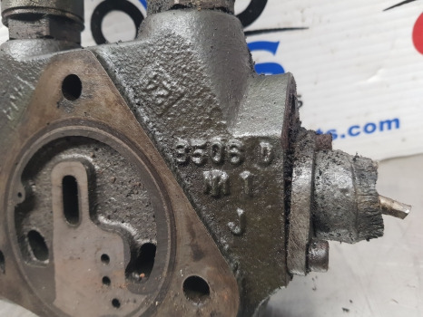 John Deere 6900, 6100 Hydraulic Auxiliary Spool Valve Al75841, 8506d - חלקי הידרוליקה: תמונה 2 John Deere 6900, 6100 Hydraulic Auxiliary Spool Valve Al75841, 8506d - חלקי הידרוליקה: תמונה 2
