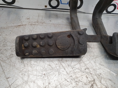 John Deere Brake Pedals For Sg2 Cab R75715, R75716, Ar102305, Ar102306 - דוושה עבור טרקטור חקלאי: תמונה 2 John Deere Brake Pedals For Sg2 Cab R75715, R75716, Ar102305, Ar102306 - דוושה עבור טרקטור חקלאי: תמונה 2