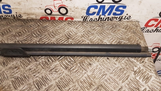 Landini Mythos Series 115 Curtain. Please Check By The Photos. - תא ופנים הרכב עבור טרקטור חקלאי: תמונה 3 Landini Mythos Series 115 Curtain. Please Check By The Photos. - תא ופנים הרכב עבור טרקטור חקלאי: תמונה 3