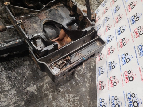 Massey Ferguson 4245, 4255, 4265, 4260, 4345 Front Weight Carrier 3809239p92 - משקל נגד: תמונה 1 Massey Ferguson 4245, 4255, 4265, 4260, 4345 Front Weight Carrier 3809239p92 - משקל נגד: תמונה 1