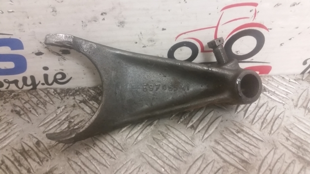 תמסורת עבור מחפרון Massey Ferguson 50b Transmission Selector Fork 897065m1: תמונה 1