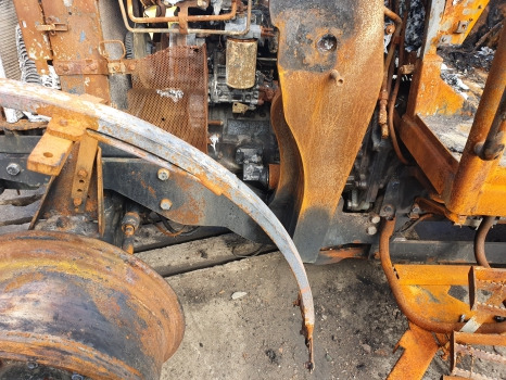 Massey Ferguson 5455 Front Rear Axle Engine Transmission Hydraulic Lift Parts - מנוע: תמונה 4 Massey Ferguson 5455 Front Rear Axle Engine Transmission Hydraulic Lift Parts - מנוע: תמונה 4