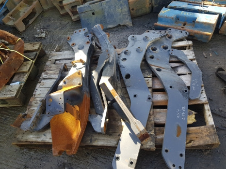 Massey Ferguson 5612, 6612, 5613, 6615 Front Loader Bracket Kit Acw003418a - חלקי חילוף עבור מעמיס קדמי לטרקטור: תמונה 4 Massey Ferguson 5612, 6612, 5613, 6615 Front Loader Bracket Kit Acw003418a - חלקי חילוף עבור מעמיס קדמי לטרקטור: תמונה 4