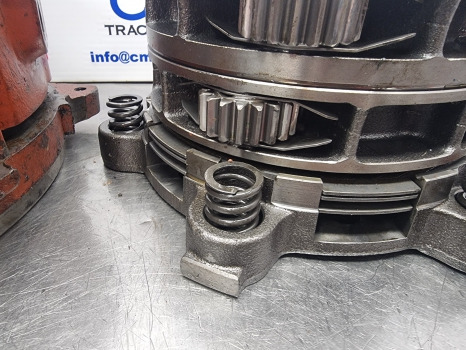 מצמד וחלקים עבור מכונה חקלאית Massey Ferguson 6150, 6100 Series, Dana Transmission Wet Clutch Assy 3712440m11: תמונה 8