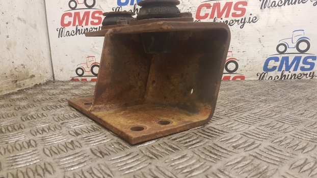 Massey Ferguson 690, 698, 699 Cab Suspension Bracket Mounting Lhs 1680876m91 - מתלה תא עבור טרקטור חקלאי: תמונה 2 Massey Ferguson 690, 698, 699 Cab Suspension Bracket Mounting Lhs 1680876m91 - מתלה תא עבור טרקטור חקלאי: תמונה 2
