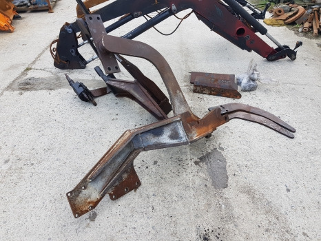 Mccormick Mc 130 Power4 Tier 3, 120, 110, Front Loader Complete - מעמיס קדמי לטרקטור: תמונה 2 Mccormick Mc 130 Power4 Tier 3, 120, 110, Front Loader Complete - מעמיס קדמי לטרקטור: תמונה 2