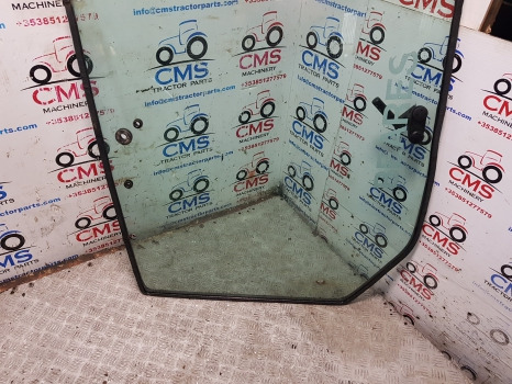 Mccormick Mc115 Cab Rear Window Glass, Seal, Handle 284947a2, 710783a1 - חלון וחלקים: תמונה 2 Mccormick Mc115 Cab Rear Window Glass, Seal, Handle 284947a2, 710783a1 - חלון וחלקים: תמונה 2