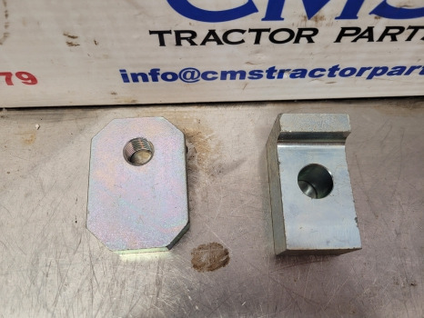 New Holland Case Tm, Mxm, T6, T7, Tsa, T7000, Maxxum, Puma Fan Weight Lock Plate Kit 82012443 - משקל נגד: תמונה 2 New Holland Case Tm, Mxm, T6, T7, Tsa, T7000, Maxxum, Puma Fan Weight Lock Plate Kit 82012443 - משקל נגד: תמונה 2