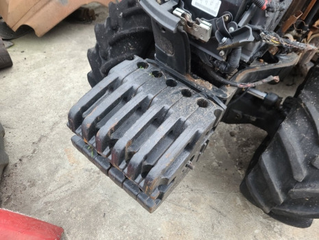 New Holland T4, T4000, Tn T4.90 V Case Quantum Series Front Weight Kit 5199312, - משקל נגד: תמונה 1 New Holland T4, T4000, Tn T4.90 V Case Quantum Series Front Weight Kit 5199312, - משקל נגד: תמונה 1
