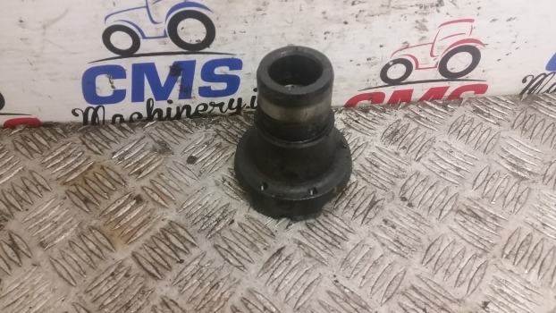New Holland T5.100, T5.110, T5.120 4wd Propeller Shaft Hub 47669813 - גל מדחף עבור טרקטור חקלאי: תמונה 3 New Holland T5.100, T5.110, T5.120 4wd Propeller Shaft Hub 47669813 - גל מדחף עבור טרקטור חקלאי: תמונה 3