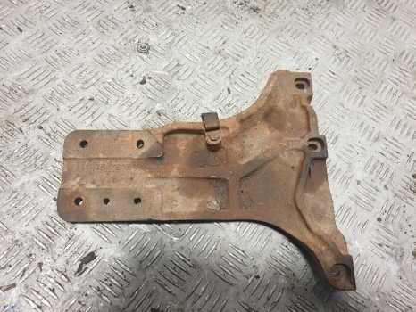New Holland T5.100, T5.110, T5.120 Engine Mounting Bracket 47547805 - הרכבת מנוע עבור טרקטור חקלאי: תמונה 2 New Holland T5.100, T5.110, T5.120 Engine Mounting Bracket 47547805 - הרכבת מנוע עבור טרקטור חקלאי: תמונה 2