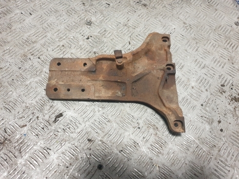 New Holland T5.100, T5.110, T5.120 Engine Mounting Bracket 47547805 - הרכבת מנוע עבור טרקטור חקלאי: תמונה 1 New Holland T5.100, T5.110, T5.120 Engine Mounting Bracket 47547805 - הרכבת מנוע עבור טרקטור חקלאי: תמונה 1
