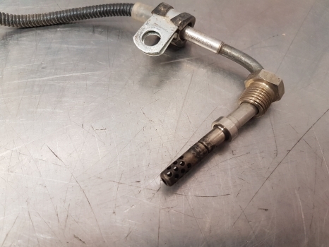 New Holland T5.95 Temperature Sender Sensor 47478866 - חיישן עבור טרקטור חקלאי: תמונה 3 New Holland T5.95 Temperature Sender Sensor 47478866 - חיישן עבור טרקטור חקלאי: תמונה 3