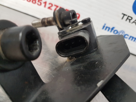 New Holland T5.95, Tm135, Tm110, Maxxum Potentiometer 82021035, 87543715 - מערכת חשמל עבור מכונה חקלאית: תמונה 3 New Holland T5.95, Tm135, Tm110, Maxxum Potentiometer 82021035, 87543715 - מערכת חשמל עבור מכונה חקלאית: תמונה 3