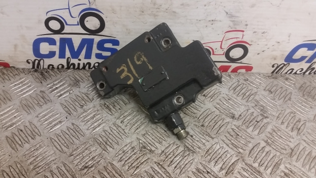 חלקי הידרוליקה New Holland T7, Tm, T7000, Tm7000 Series Tm120 Control Valve Plate 5195157: תמונה 1