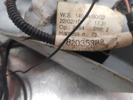 New Holland T7040, T7000, Control Panel Assy 82035388, 87345189 - תא ופנים הרכב: תמונה 4 New Holland T7040, T7000, Control Panel Assy 82035388, 87345189 - תא ופנים הרכב: תמונה 4