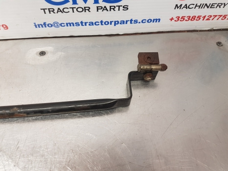 New Holland T7040, T7000, Cooler Handle Assy 84203263, 87619639 - רדיאטור: תמונה 3 New Holland T7040, T7000, Cooler Handle Assy 84203263, 87619639 - רדיאטור: תמונה 3