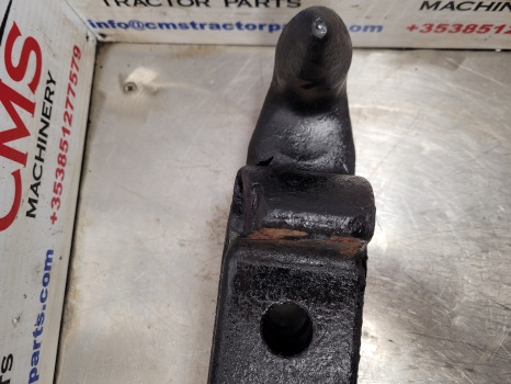 New Holland Tm, Ford 40 Series Tm120 Draw Bar Hook 82014755, 82014758, 82027753 - מסגרת/ שלדה: תמונה 4 New Holland Tm, Ford 40 Series Tm120 Draw Bar Hook 82014755, 82014758, 82027753 - מסגרת/ שלדה: תמונה 4