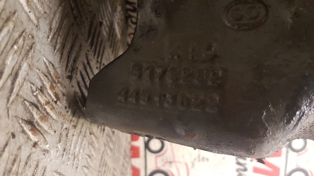 New Holland Tm, Tm150 Supersteer Front Axle Steering Spindle Rhs 5179271 - מפרק היגוי עבור טרקטור חקלאי: תמונה 3 New Holland Tm, Tm150 Supersteer Front Axle Steering Spindle Rhs 5179271 - מפרק היגוי עבור טרקטור חקלאי: תמונה 3