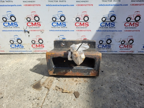 New Holland Tn60 Da, T4040 Deluxe Front Weight Carrier 5183899, 47123848 - משקל נגד: תמונה 1 New Holland Tn60 Da, T4040 Deluxe Front Weight Carrier 5183899, 47123848 - משקל נגד: תמונה 1