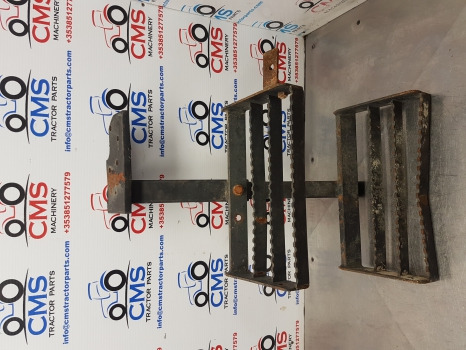 T5000, Tl, Tla, Case Jxu Series, Foot Step Assy Rhs 5184803, 82007963, 82007964 - צעד עבור מכונה חקלאית: תמונה 2 T5000, Tl, Tla, Case Jxu Series, Foot Step Assy Rhs 5184803, 82007963, 82007964 - צעד עבור מכונה חקלאית: תמונה 2