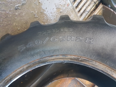 Tyre Dt820 Goodyear 540/65r28, 540/65 R28 - צמיג עבור טרקטור חקלאי: תמונה 2 Tyre Dt820 Goodyear 540/65r28, 540/65 R28 - צמיג עבור טרקטור חקלאי: תמונה 2