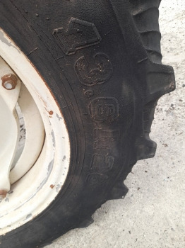 Valtra 6400 Front Wheel And Tyre 13.6r28, 13.6r28, 12x28 - חבילת גלגלים וצמיגים: תמונה 2 Valtra 6400 Front Wheel And Tyre 13.6r28, 13.6r28, 12x28 - חבילת גלגלים וצמיגים: תמונה 2