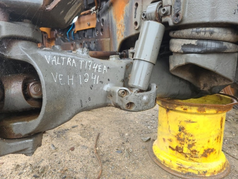 Valtra T174ea Front axle housing rhs 755.01.059.61 - סרן קדמי עבור מכונה חקלאית: תמונה 1 Valtra T174ea Front axle housing rhs 755.01.059.61 - סרן קדמי עבור מכונה חקלאית: תמונה 1