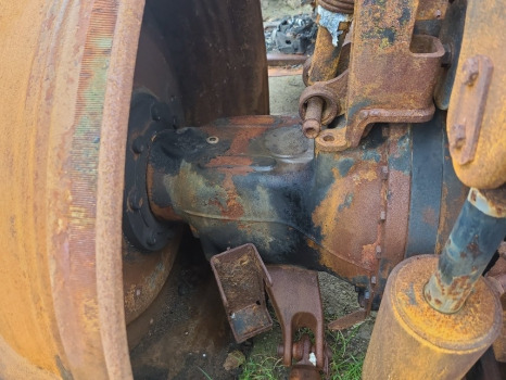 Valtra T174ea Rear half axle lhs - סרן אחורי עבור מכונה חקלאית: תמונה 1 Valtra T174ea Rear half axle lhs - סרן אחורי עבור מכונה חקלאית: תמונה 1