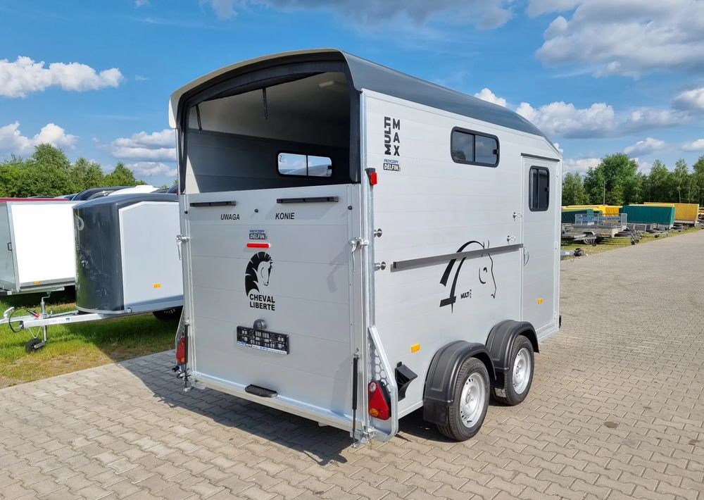 Cheval Liberte Multimax przyczepa na dwa konie | duża siodlarnia | drzwi boczne | 2600 kg DMC | 380×181 cm | ALUMINIOWA | Debon | dostawa | mocna i solidna | - קרון נגרר לסוסים: תמונה 4 Cheval Liberte Multimax przyczepa na dwa konie | duża siodlarnia | drzwi boczne | 2600 kg DMC | 380×181 cm | ALUMINIOWA | Debon | dostawa | mocna i solidna | - קרון נגרר לסוסים: תמונה 4