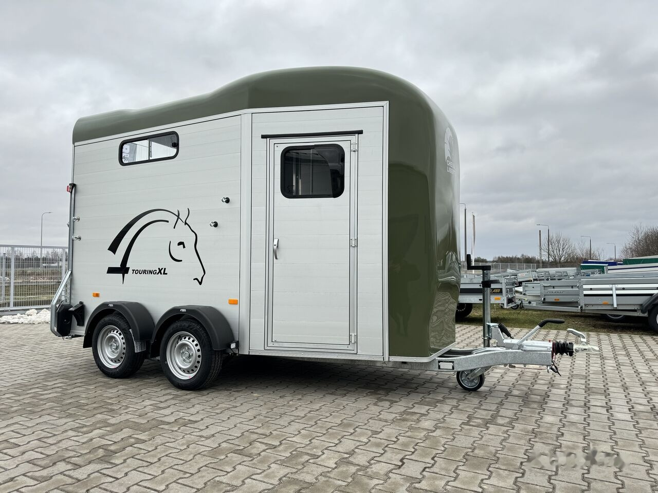 Cheval Liberté Touring Country XL na dwa konie z dużą siodlarnią 2.2T DMC - קרון נגרר לסוסים: תמונה 1 Cheval Liberté Touring Country XL na dwa konie z dużą siodlarnią 2.2T DMC - קרון נגרר לסוסים: תמונה 1