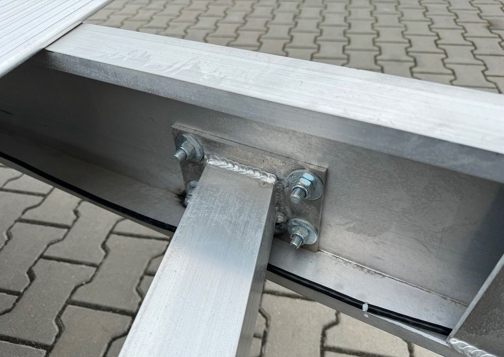 חָדָשׁ קרון נגרר בהובלה אוטומטית GROMEX Gromex laweta aluminiowa | 850x210cm | DMC 3500kg | platforma na 2 auta | 3 osie AL-KO | OŚWIETLENIE LED: תמונה 9