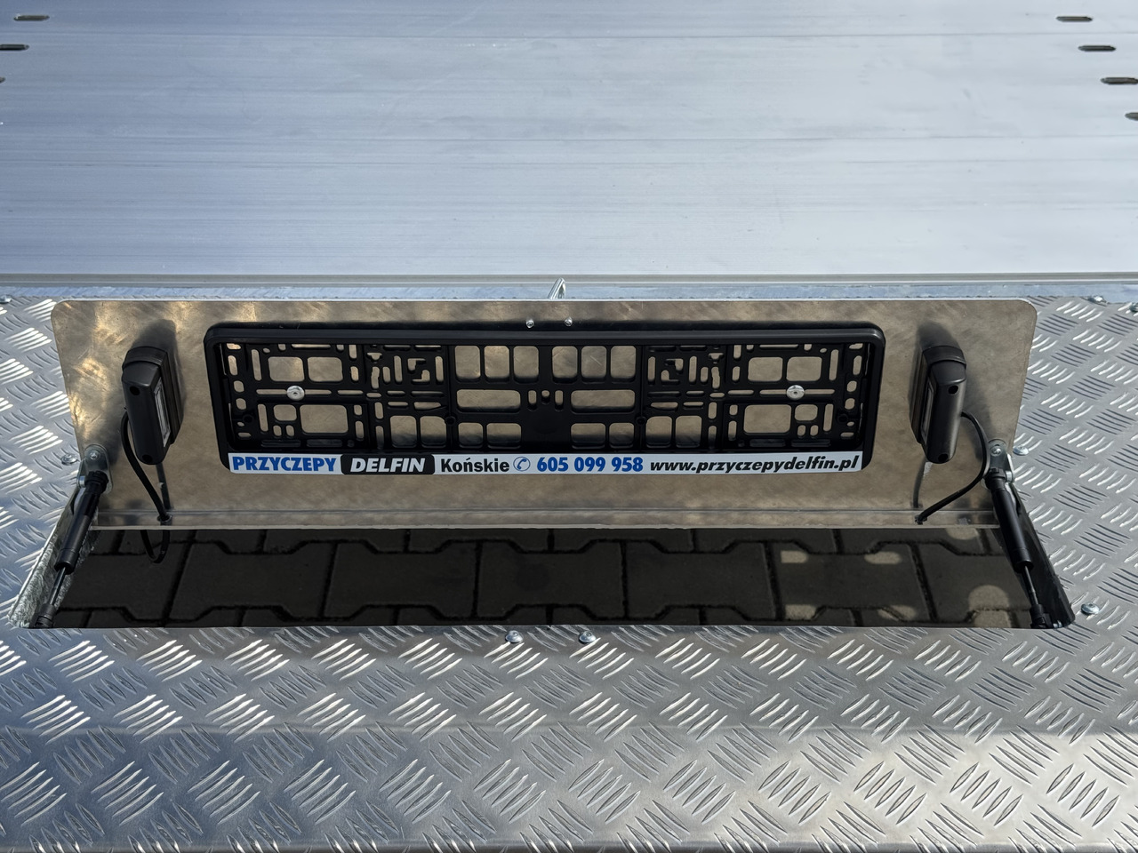 WIOLA L27G45P - קרון נגרר למכונית: תמונה 5 WIOLA L27G45P - קרון נגרר למכונית: תמונה 5