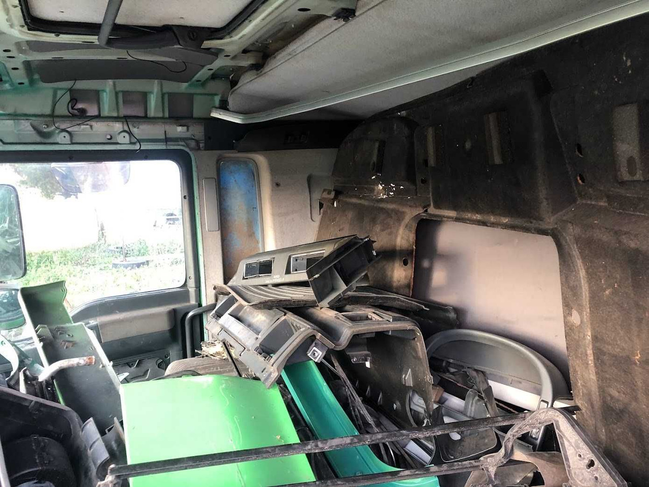 Kabina niska do MAN TGA , 2007 r - תא עבור משאית: תמונה 4 Kabina niska do MAN TGA , 2007 r - תא עבור משאית: תמונה 4