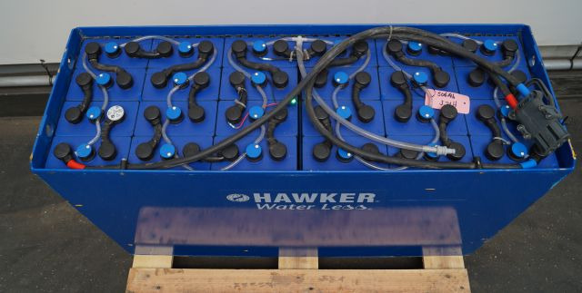 Hawker unknown | Battery 48V775Ah 48 5 PZMM775 Year 2023 weight 1132 kg sn. 8087 - מצבר עבור ציוד לטיפול בחומרים: תמונה 3 Hawker unknown | Battery 48V775Ah 48 5 PZMM775 Year 2023 weight 1132 kg sn. 8087 - מצבר עבור ציוד לטיפול בחומרים: תמונה 3