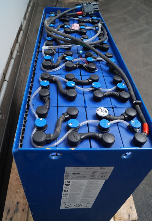 Hawker unknown | Battery 48V775Ah 48 5 PZMM775 Year 2023 weight 1132 kg sn. 8087 - מצבר עבור ציוד לטיפול בחומרים: תמונה 2 Hawker unknown | Battery 48V775Ah 48 5 PZMM775 Year 2023 weight 1132 kg sn. 8087 - מצבר עבור ציוד לטיפול בחומרים: תמונה 2